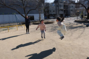 なわとび飛んでいます