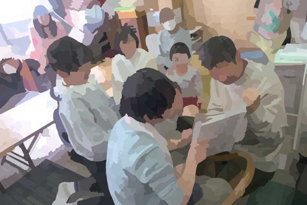 絵本にあつまるこどもたち